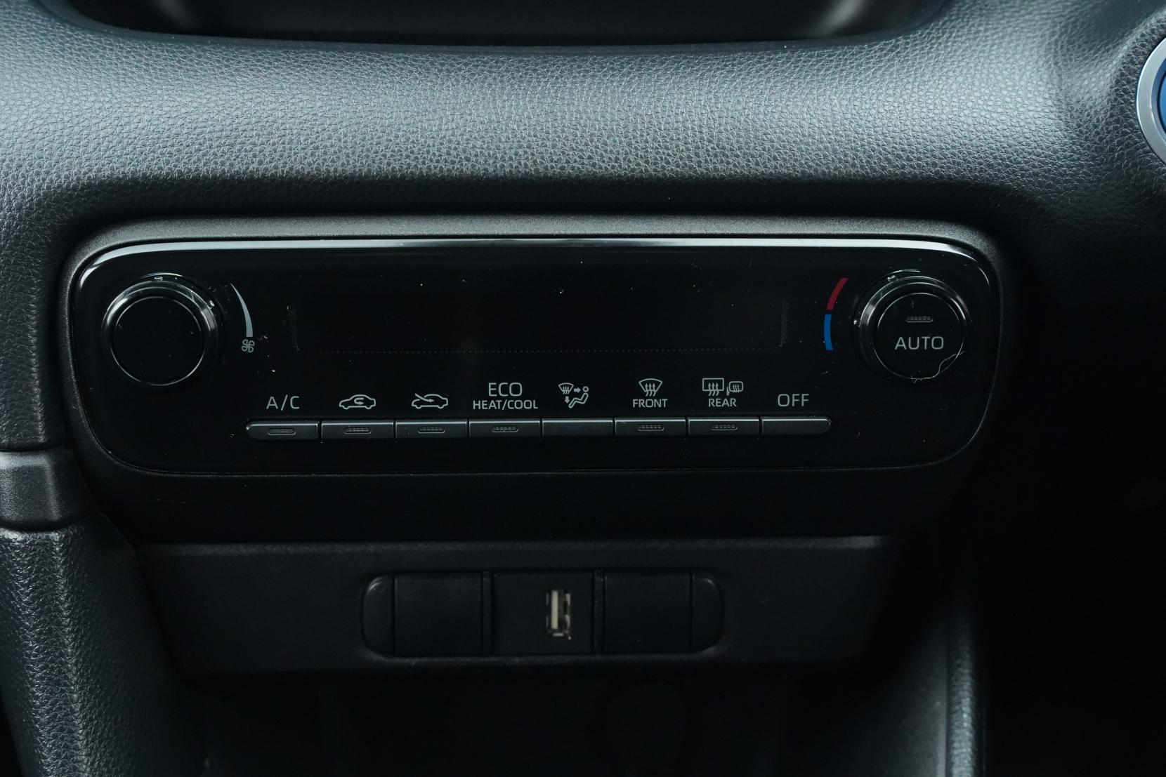 Toyota Yaris Hybrid X