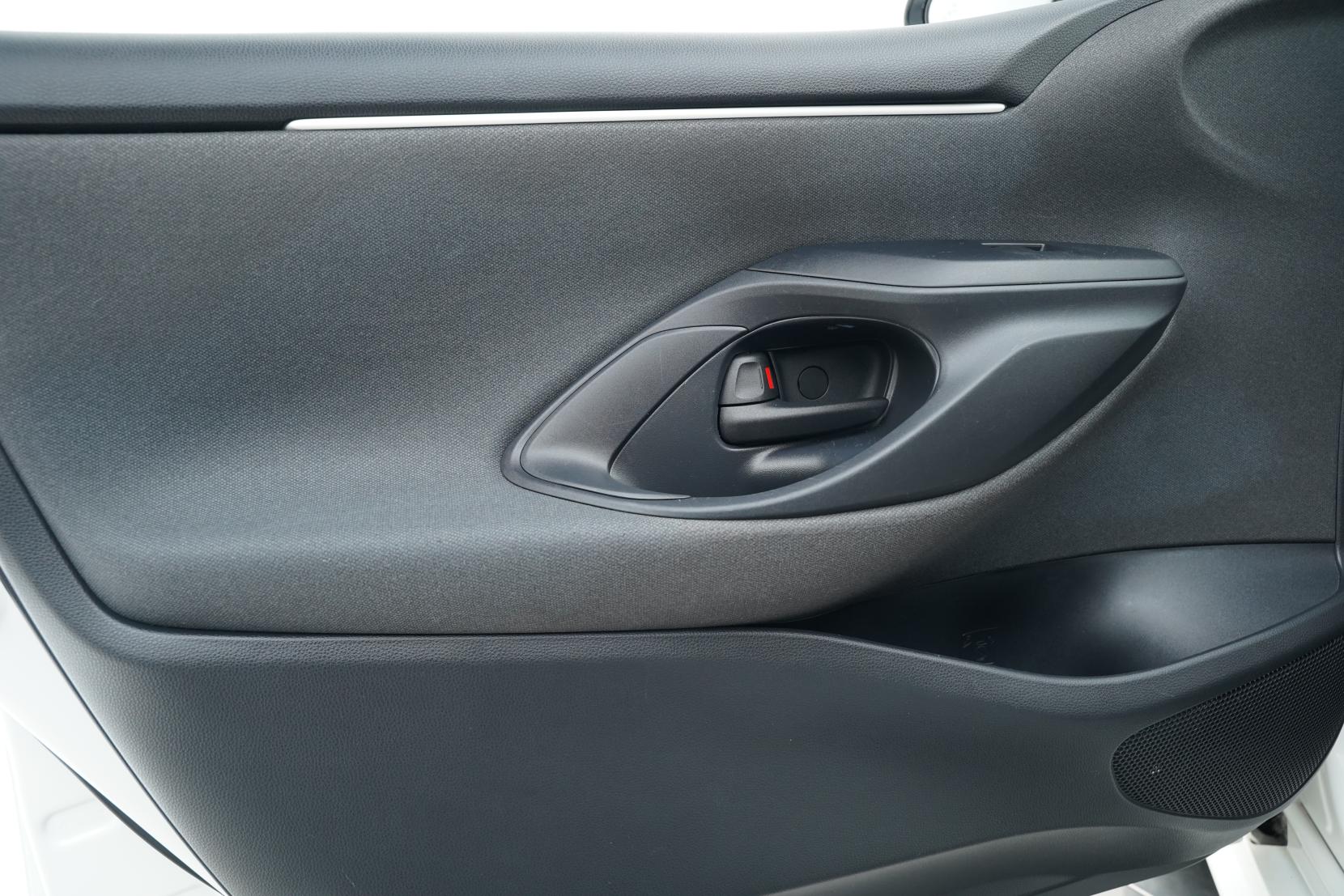 Toyota Yaris Hybrid X