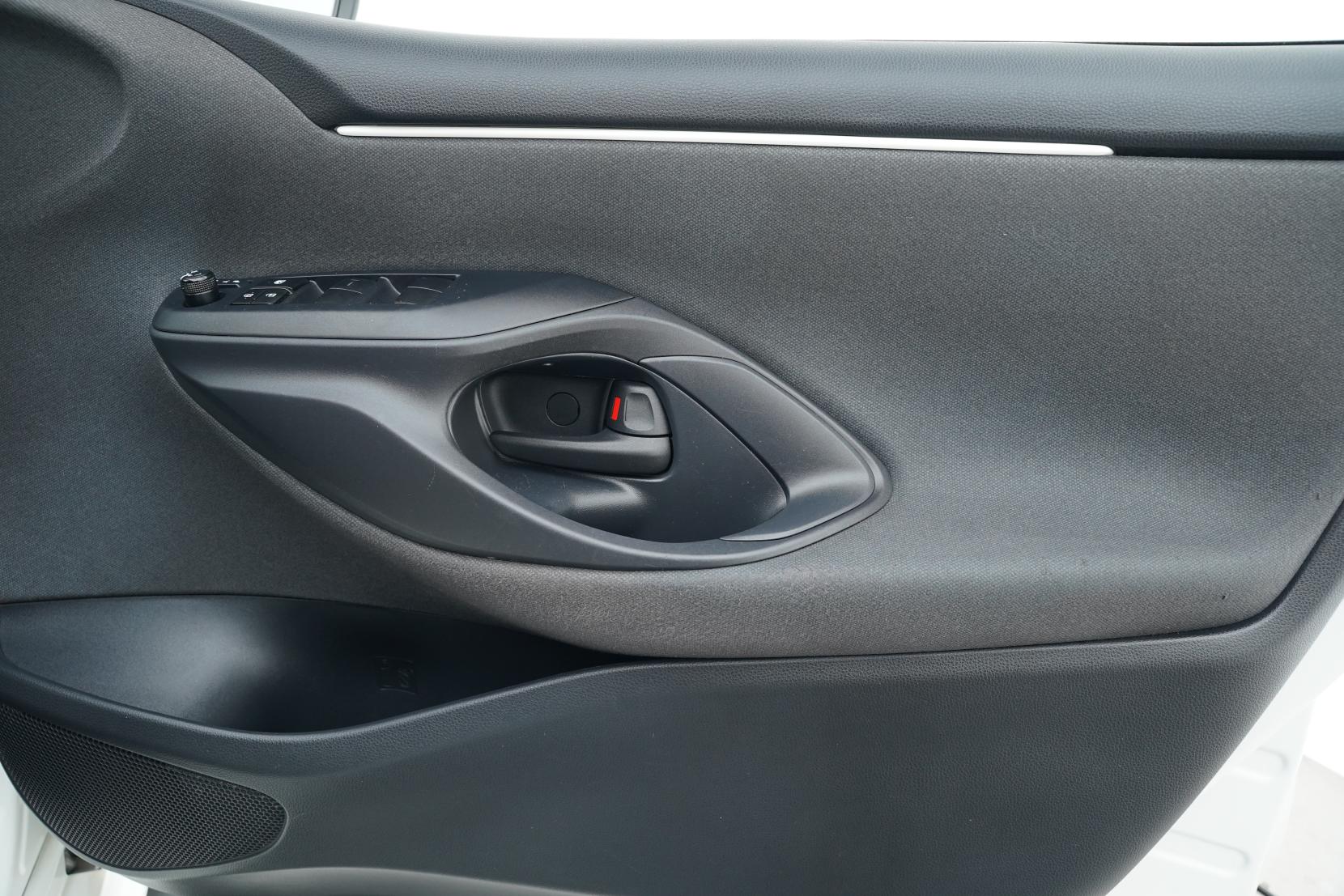 Toyota Yaris Hybrid X