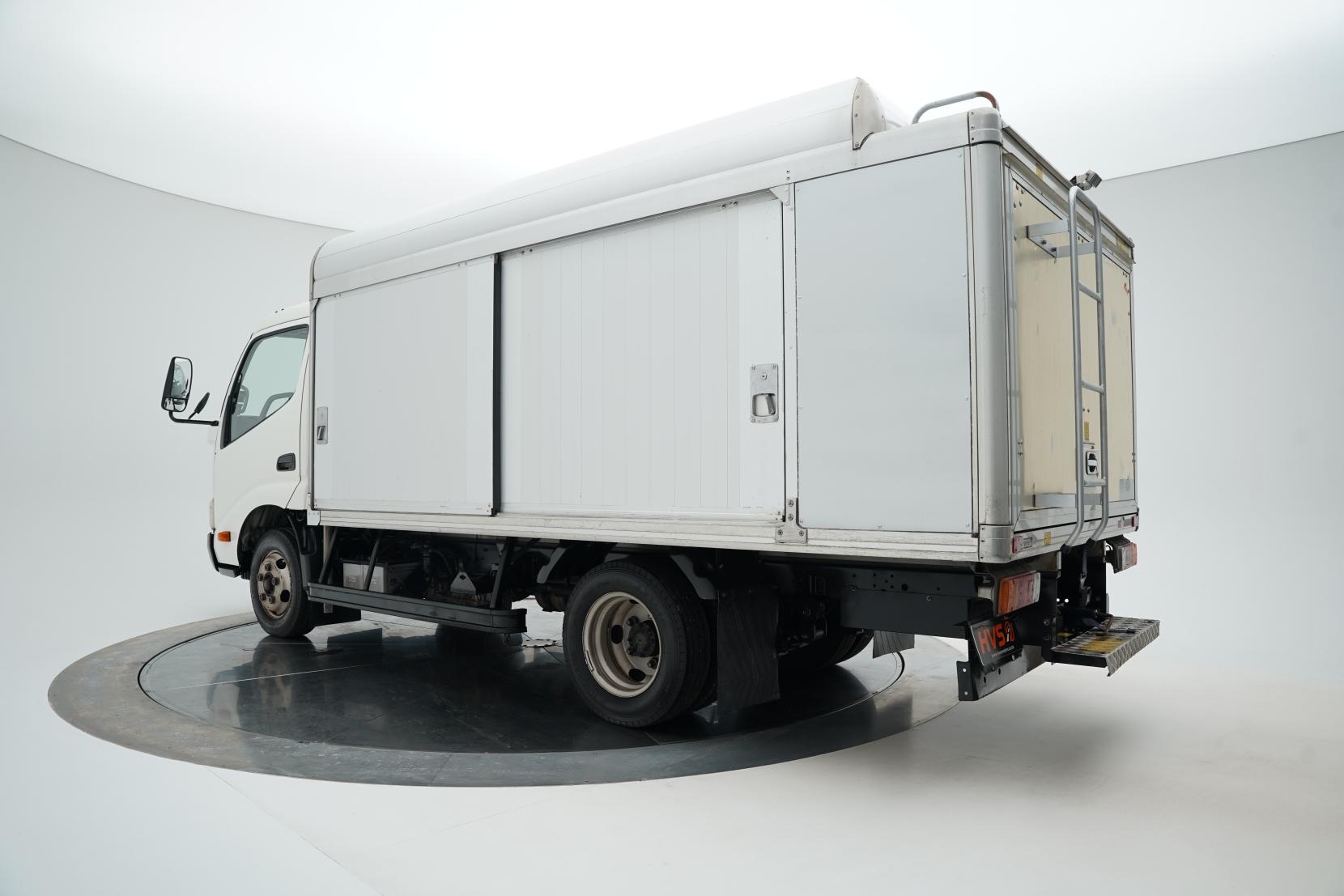 Hino Dutro  4.0 Bottle Truck