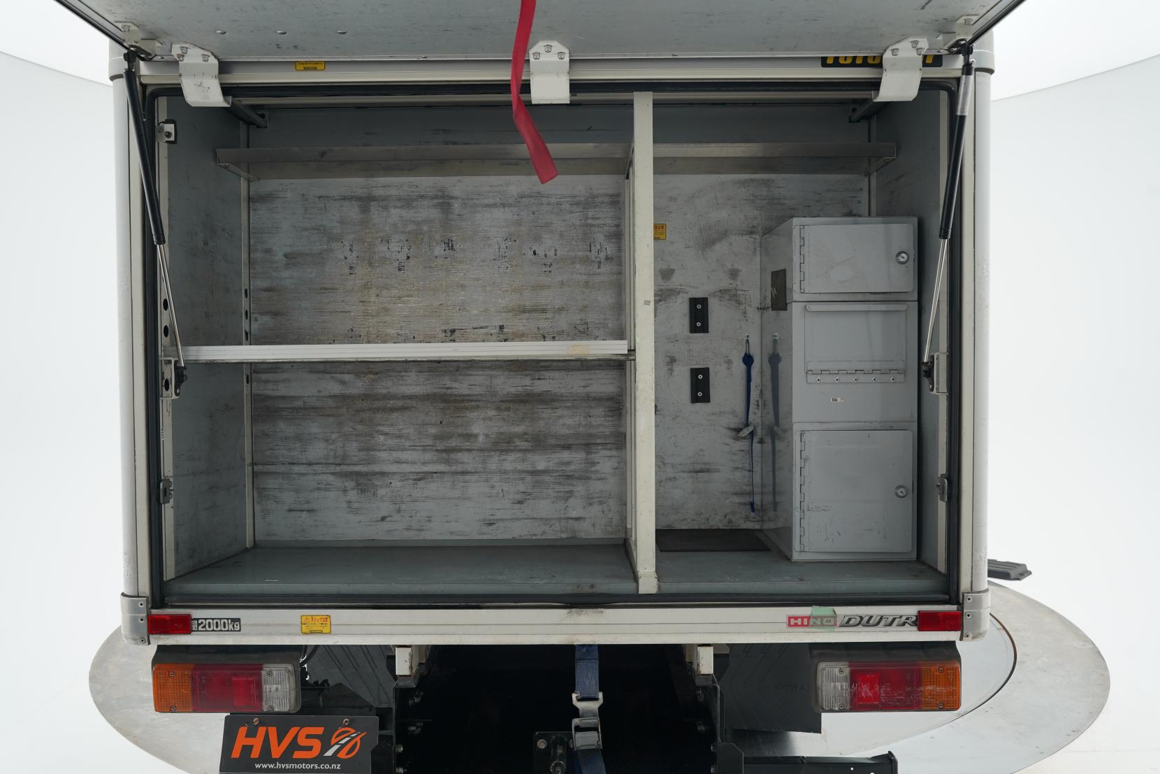 Hino Dutro  4.0 Bottle Truck