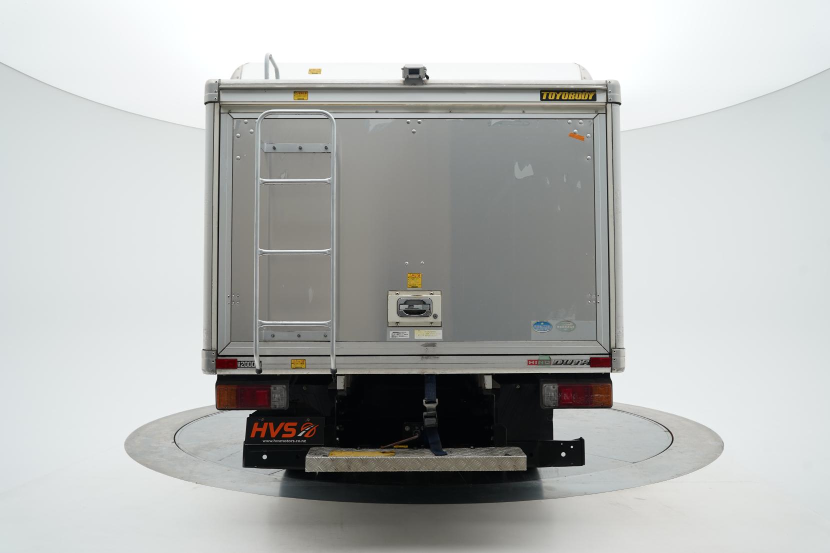 Hino Dutro  4.0 Bottle Truck