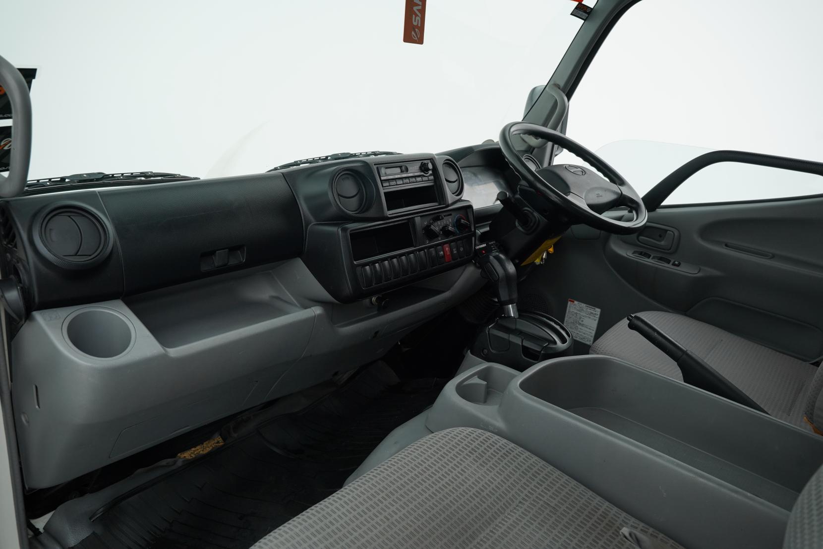 Hino Dutro  4.0 Bottle Truck