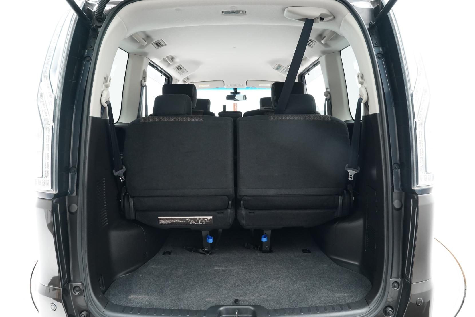 Nissan Serena (1991 – present) 2.0 Hybrid Highway Star V