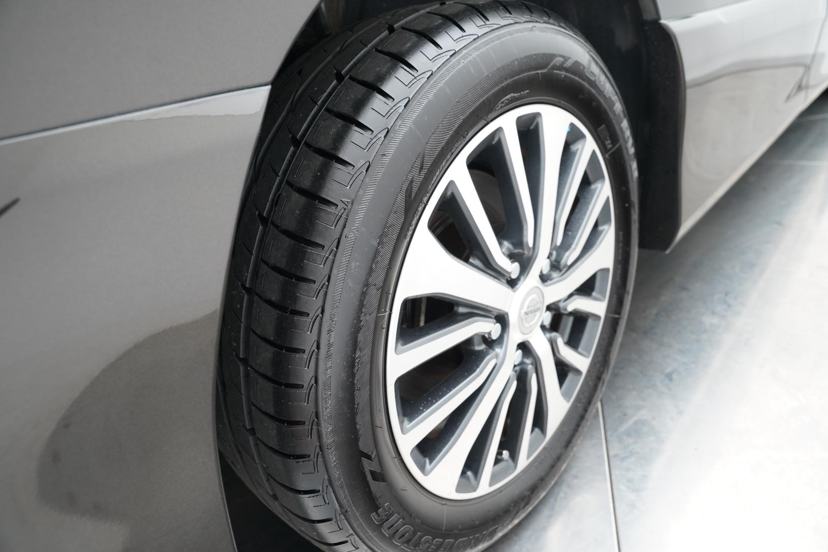 Nissan Serena (1991 – present) 2.0 Hybrid Highway Star V