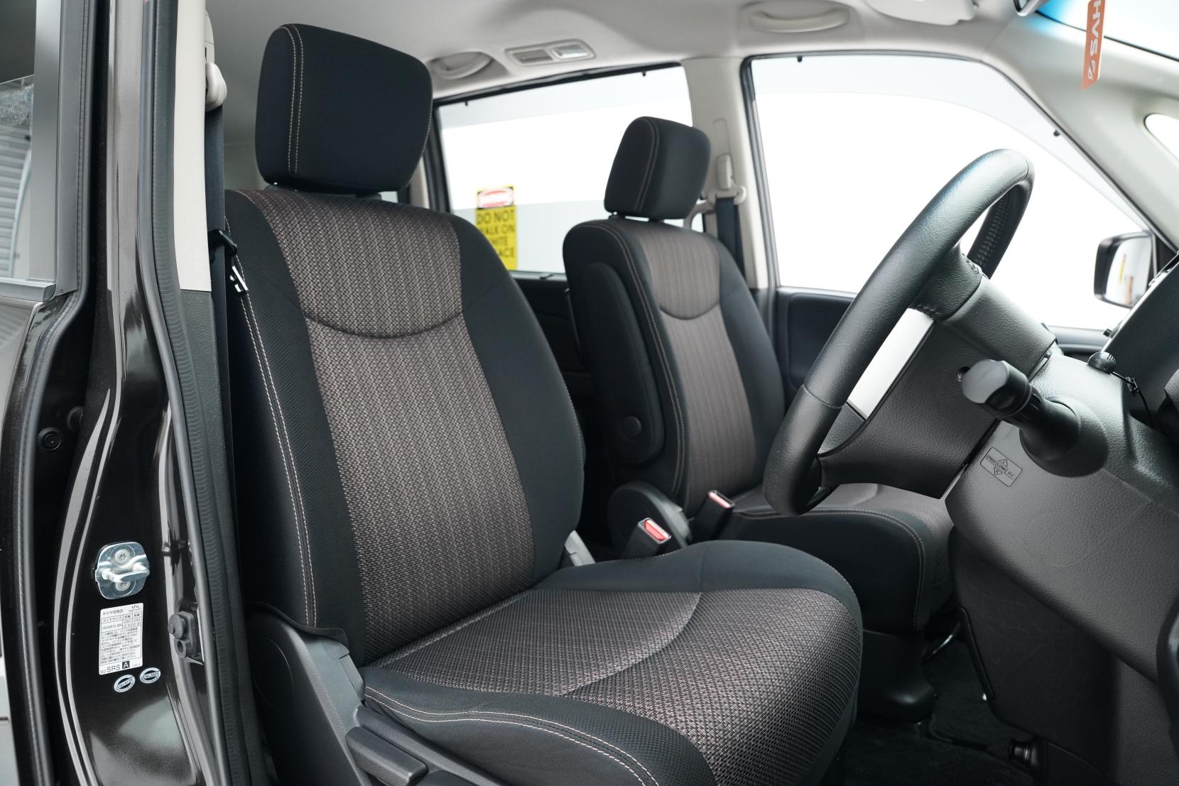 Nissan Serena (1991 – present) 2.0 Hybrid Highway Star V