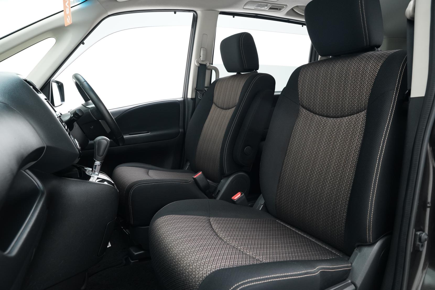 Nissan Serena (1991 – present) 2.0 Hybrid Highway Star V