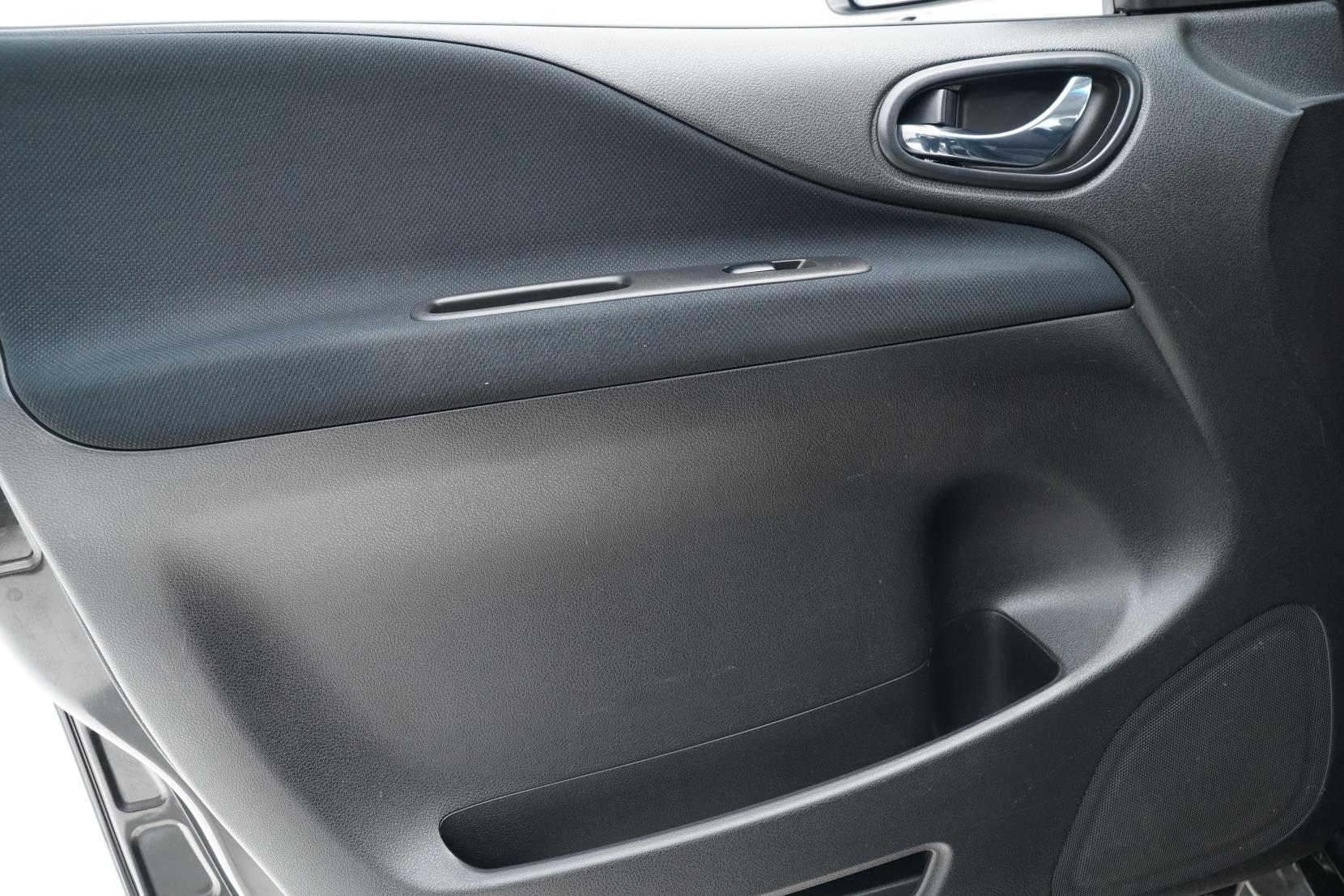 Nissan Serena (1991 – present) 2.0 Hybrid Highway Star V