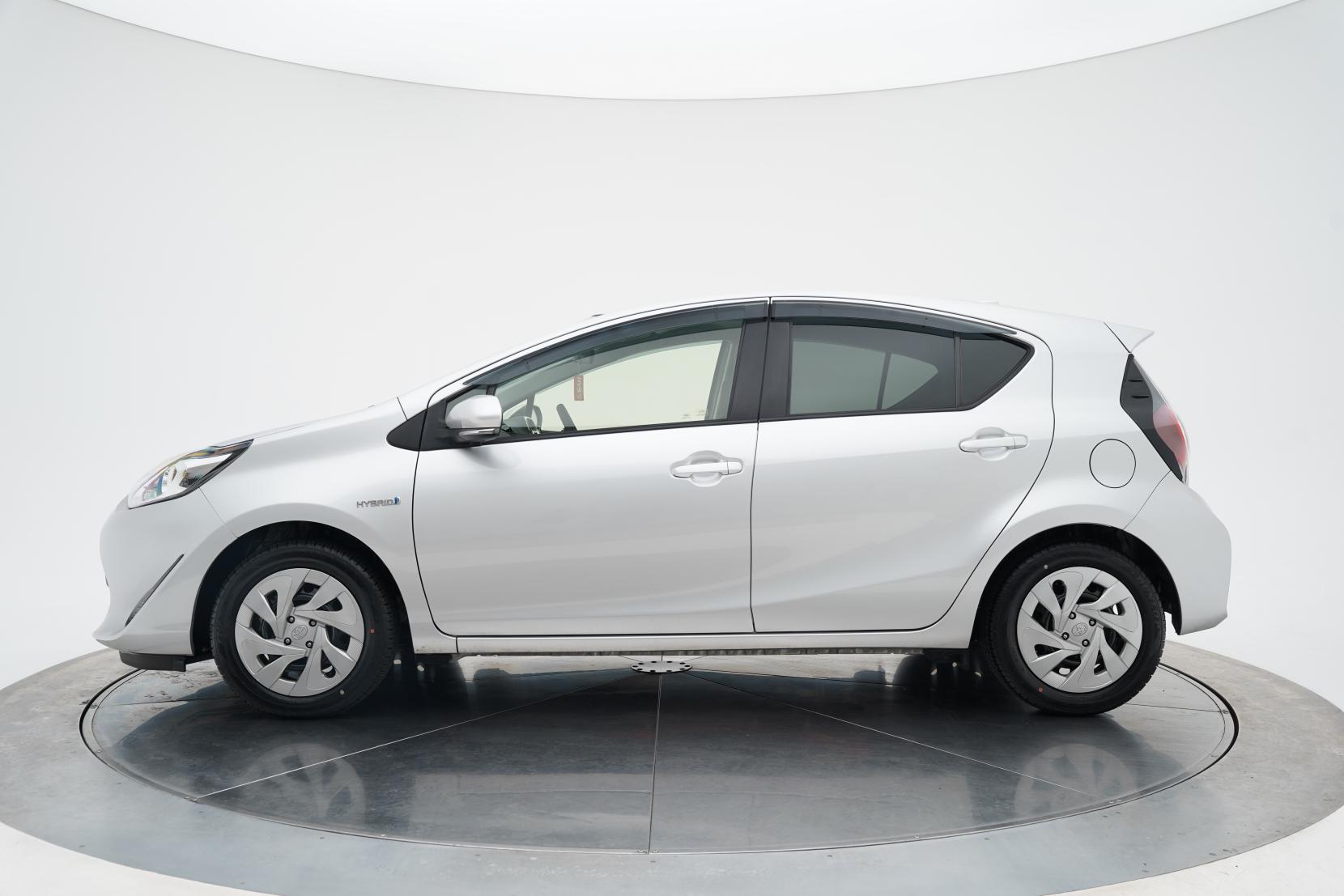 Toyota Aqua 1.5 Hybrid S