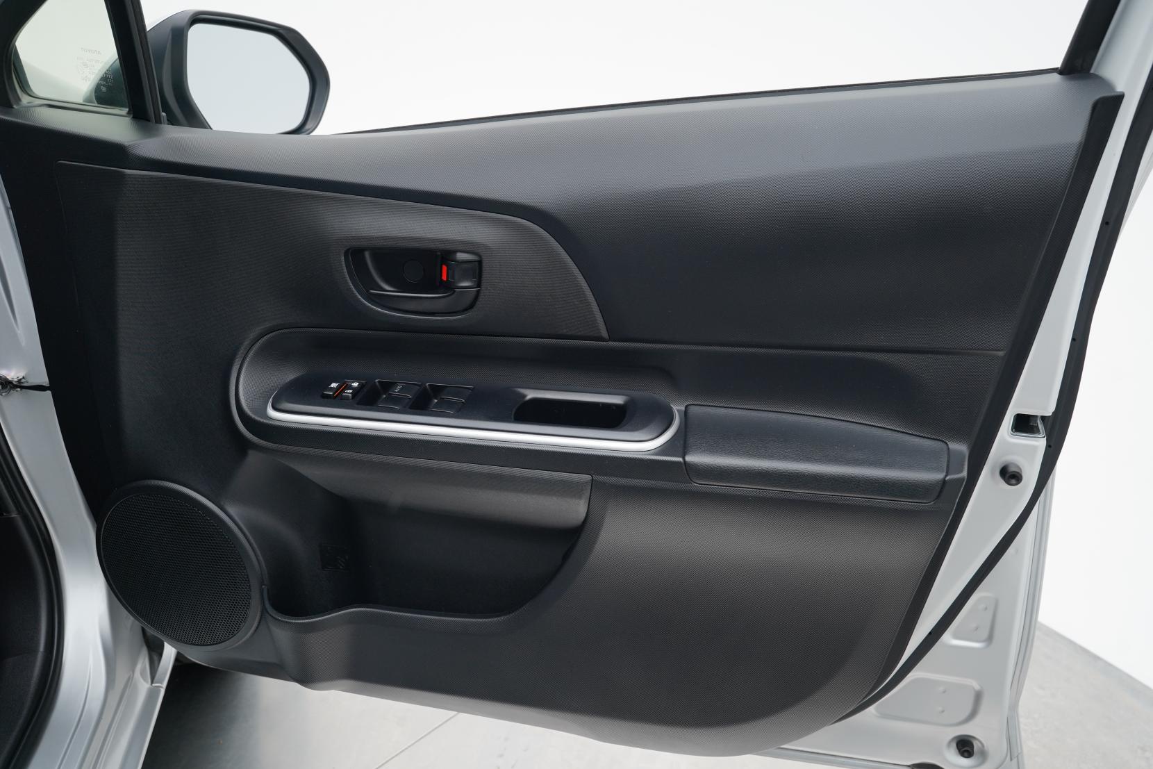 Toyota Aqua 1.5 Hybrid S