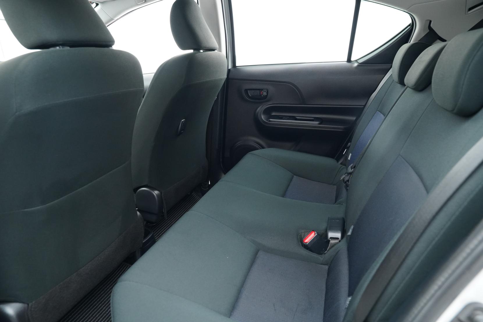 Toyota Aqua 1.5 Hybrid S