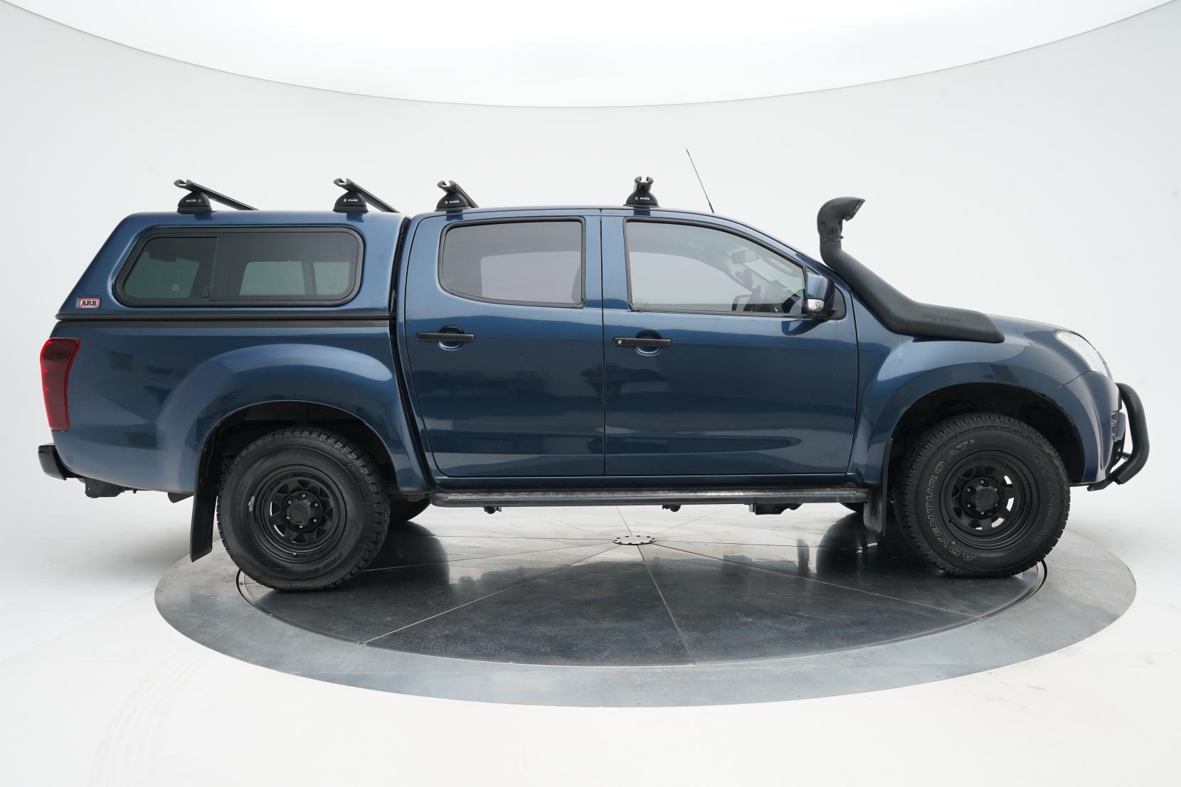 Isuzu D-Max 3.0 LX DC 3.0D/4WD/5MT