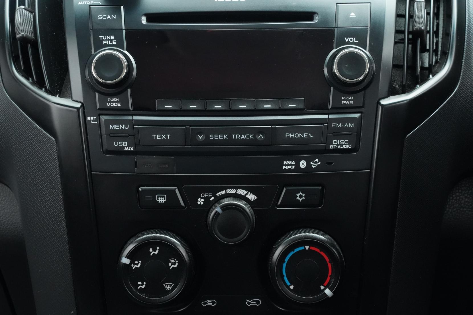 Isuzu D-Max 3.0 LX DC 3.0D/4WD/5MT