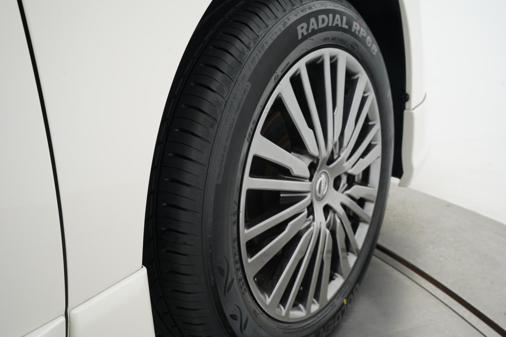 Nissan Elgrand 2.5 250 HIGHWAY STAR S URBAN CHROME