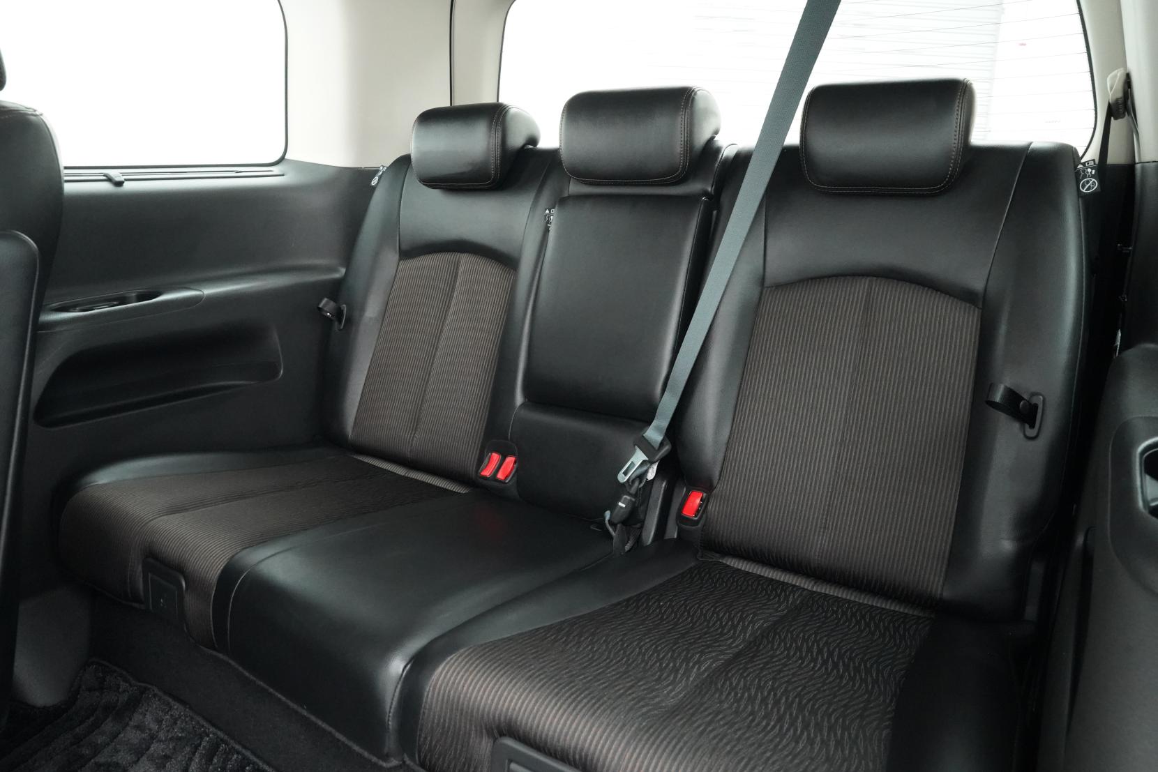 Nissan Elgrand 2.5 250 HIGHWAY STAR S URBAN CHROME