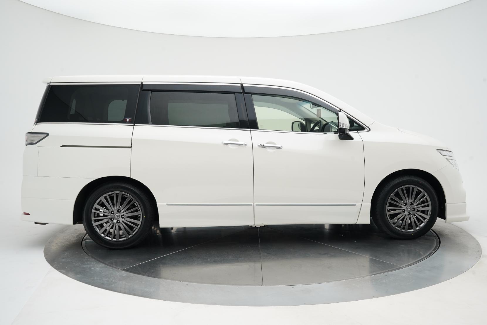 Nissan Elgrand 2.5 250 HIGHWAY STAR S URBAN CHROME