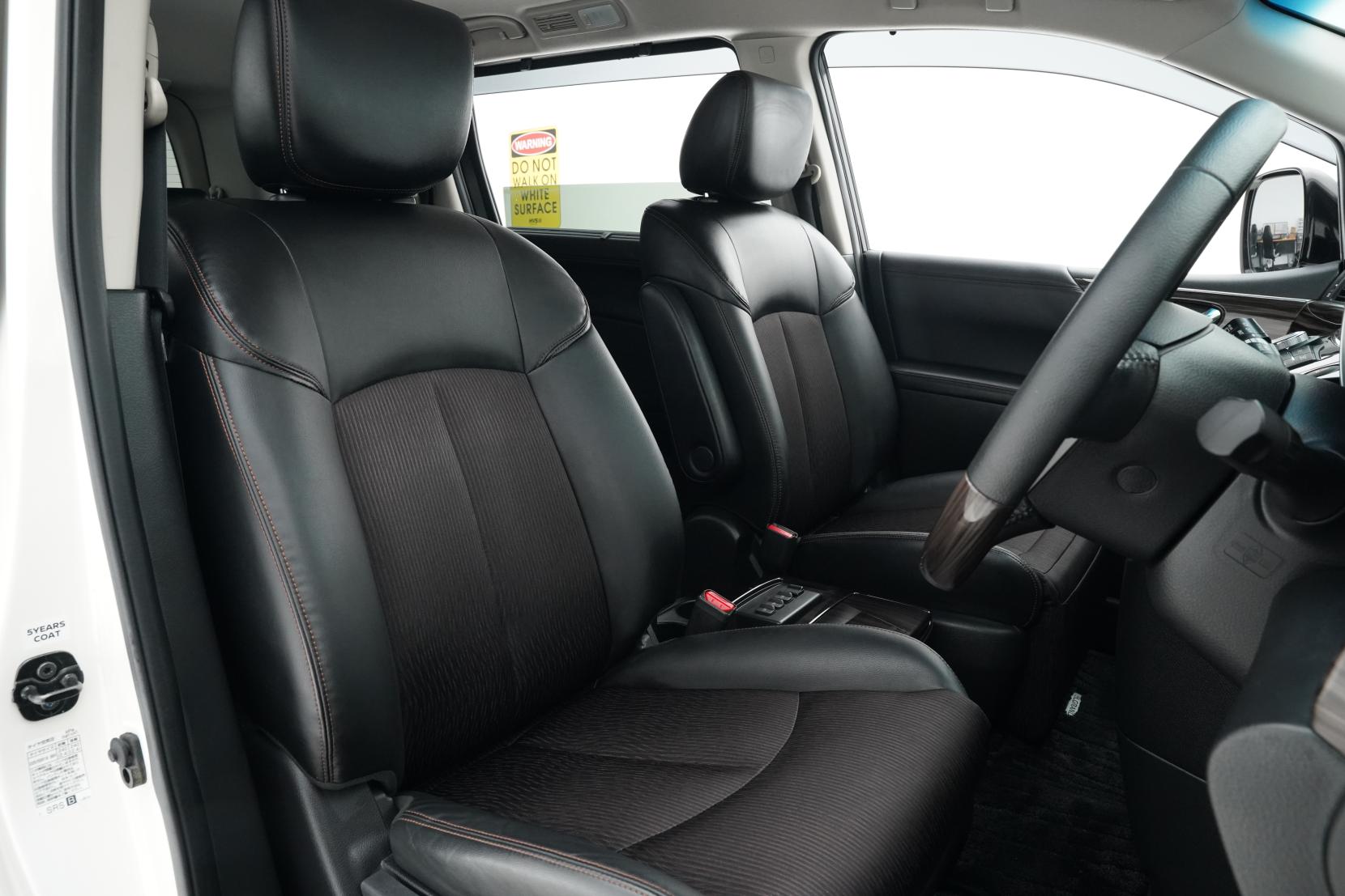 Nissan Elgrand 2.5 250 HIGHWAY STAR S URBAN CHROME