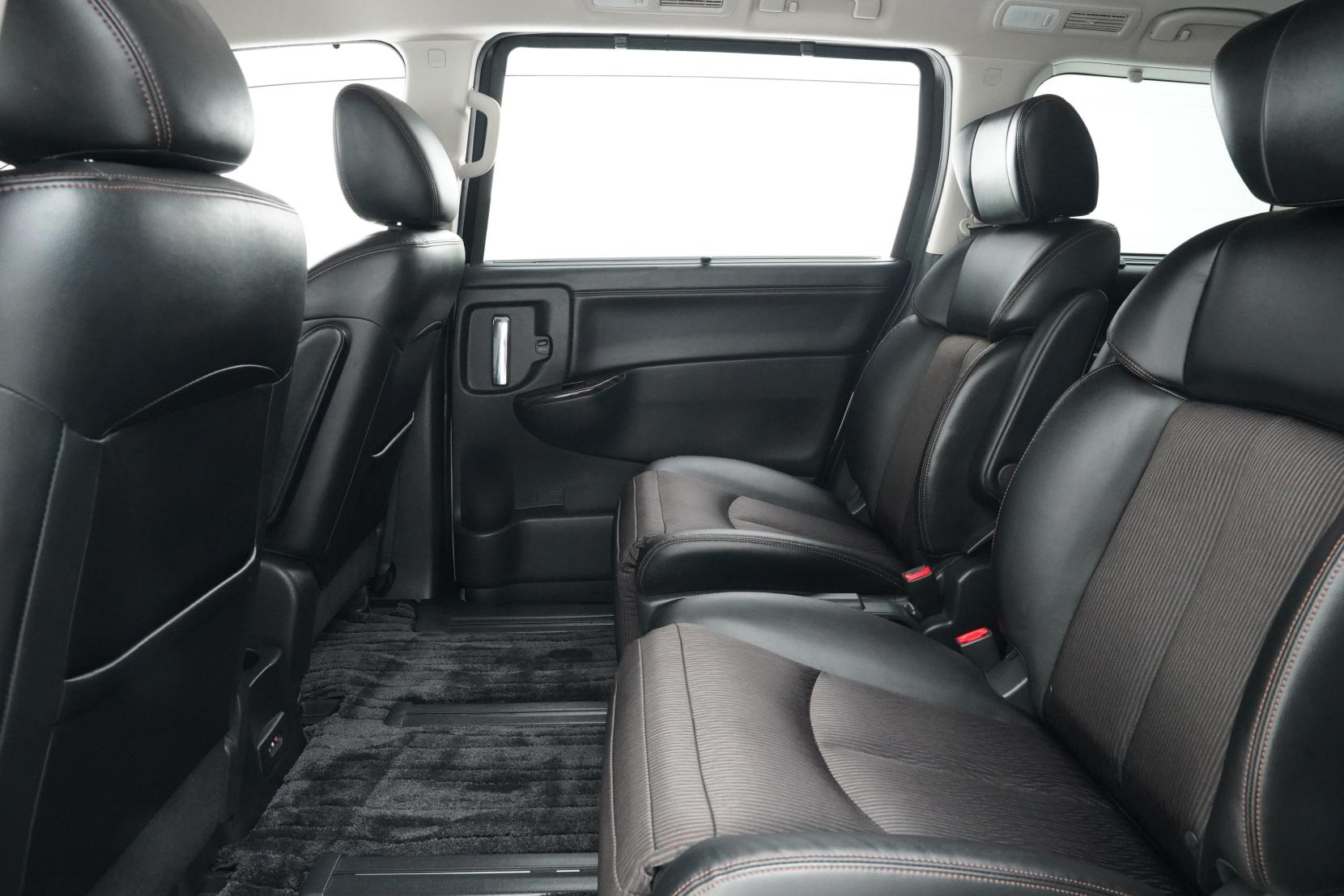 Nissan Elgrand 2.5 250 HIGHWAY STAR S URBAN CHROME