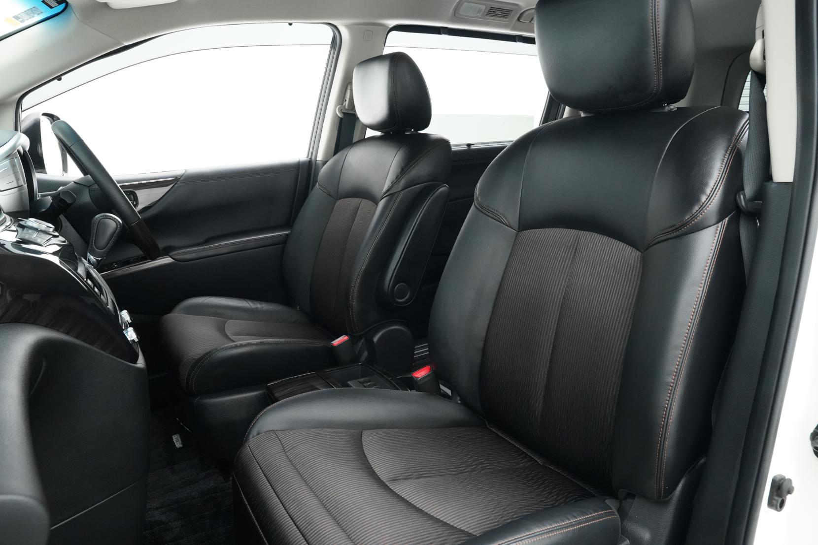 Nissan Elgrand 2.5 250 HIGHWAY STAR S URBAN CHROME