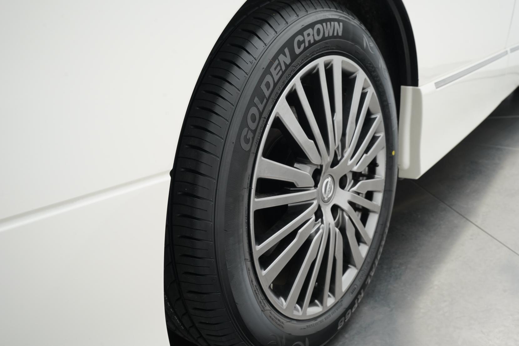 Nissan Elgrand 2.5 250 HIGHWAY STAR S URBAN CHROME