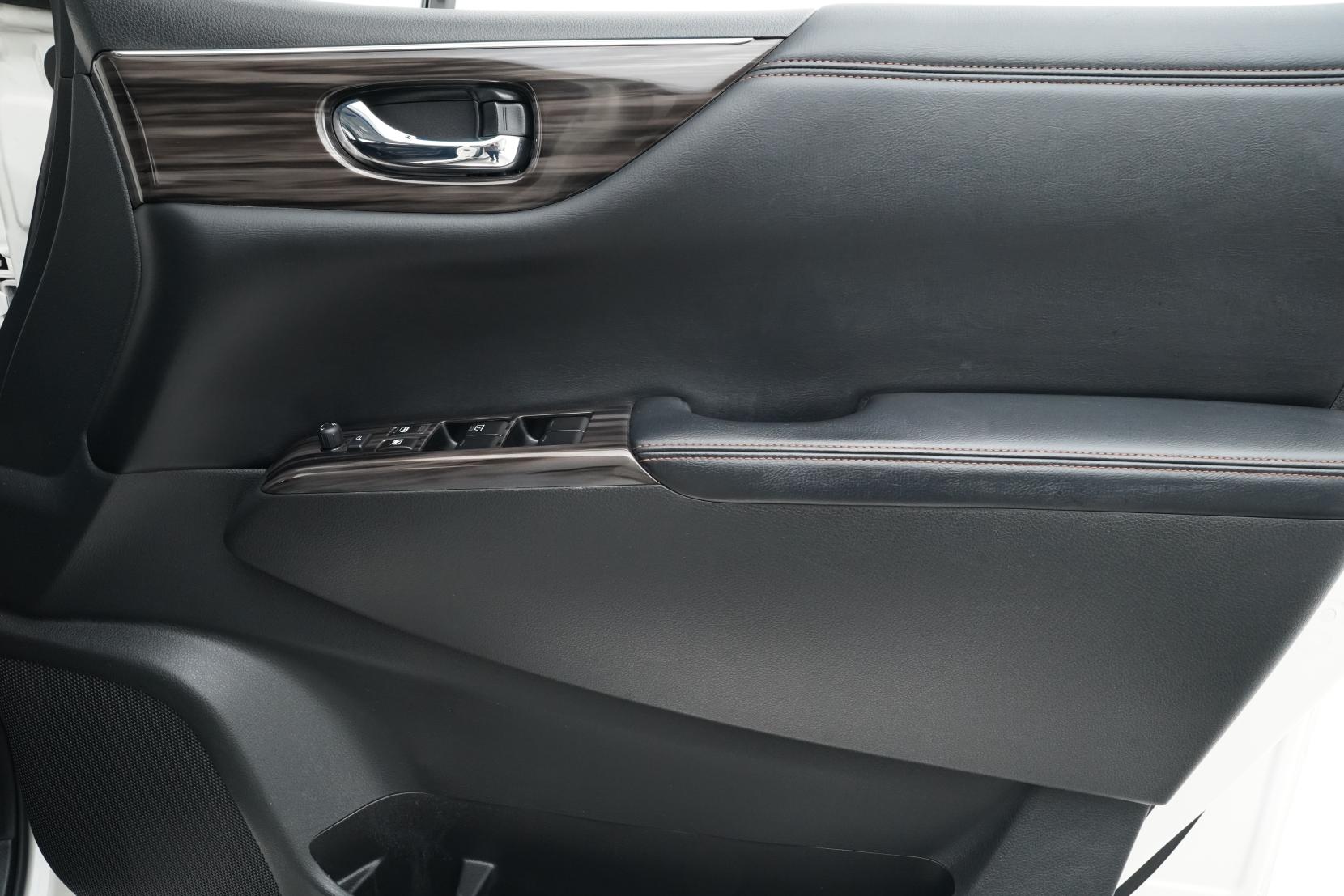 Nissan Elgrand 2.5 250 HIGHWAY STAR S URBAN CHROME