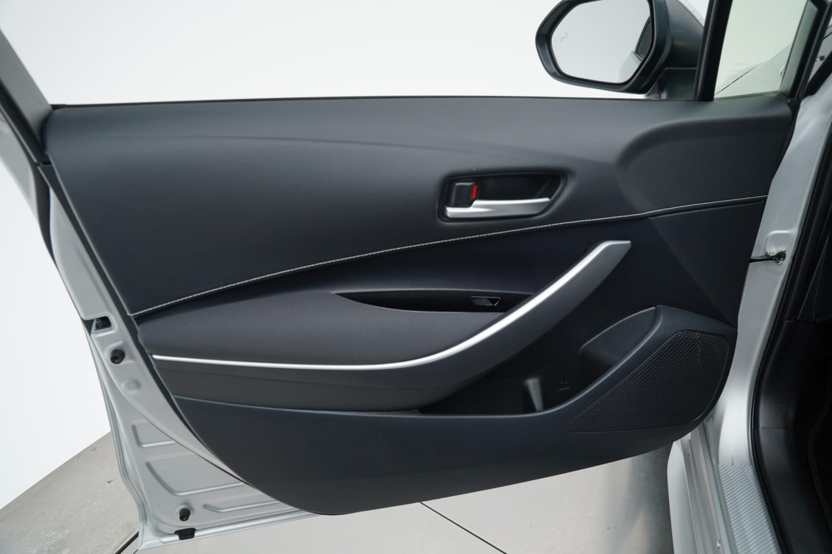 Toyota Corolla Touring Hybrid G-X