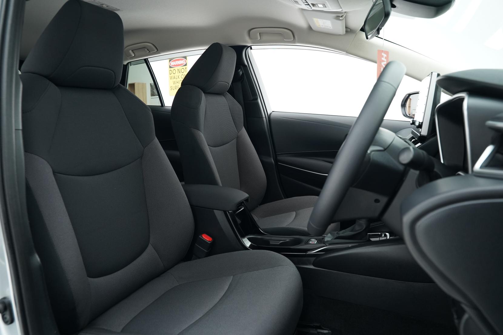 Toyota Corolla Touring Hybrid G-X