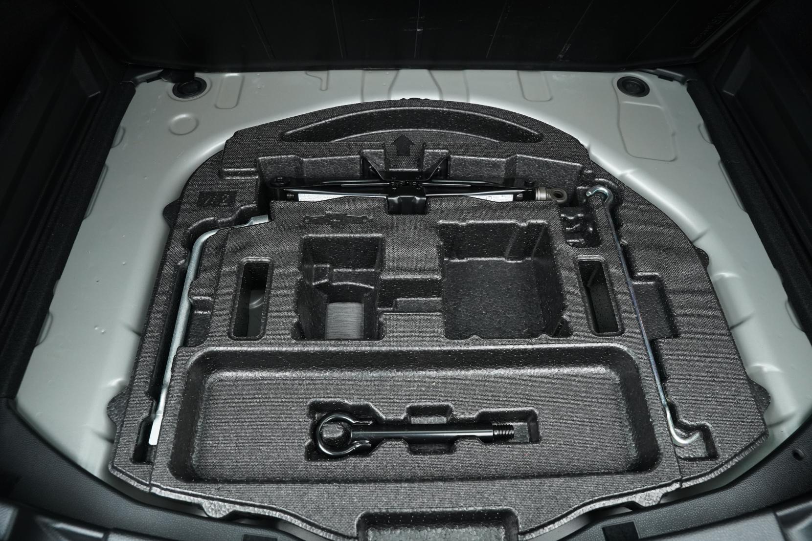 Toyota Corolla Touring Hybrid G-X
