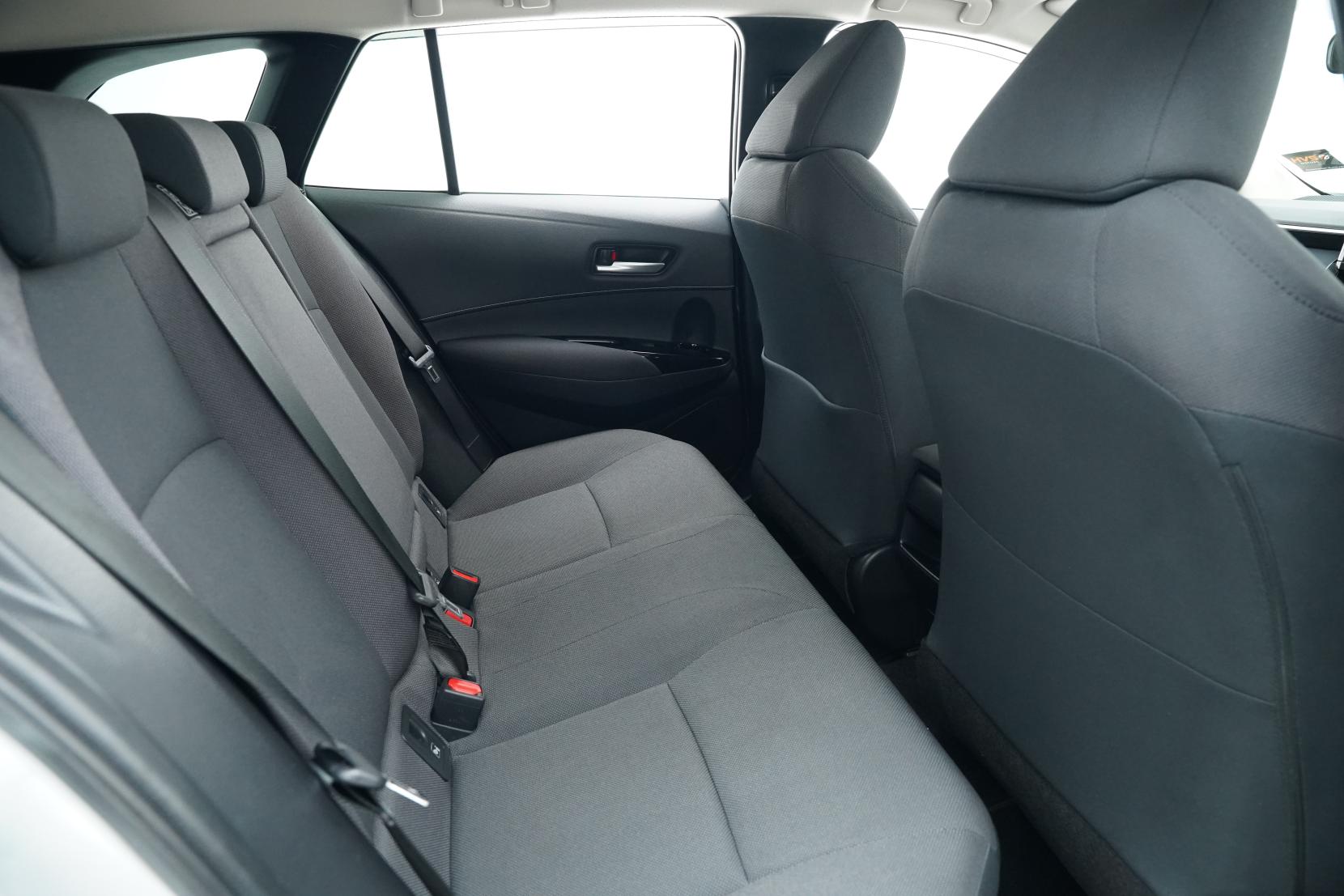 Toyota Corolla Touring Hybrid G-X