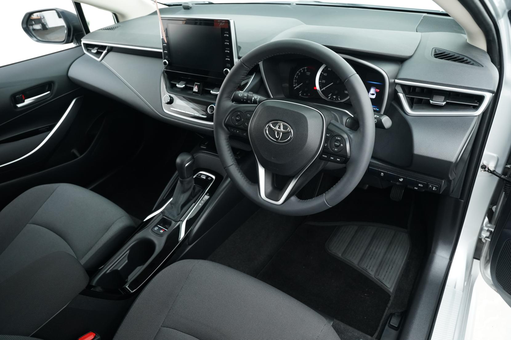 Toyota Corolla Touring Hybrid G-X