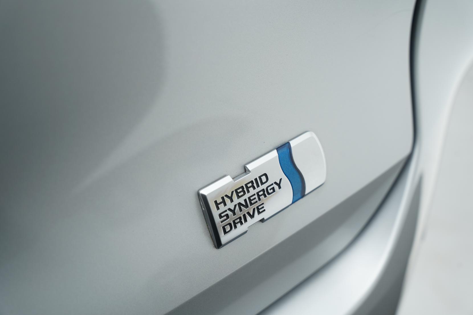 Toyota Corolla Touring Hybrid G-X