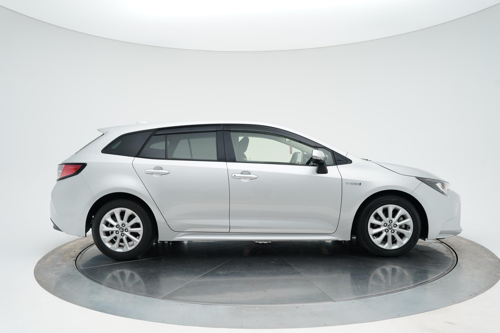 Toyota Corolla Touring Hybrid G-X