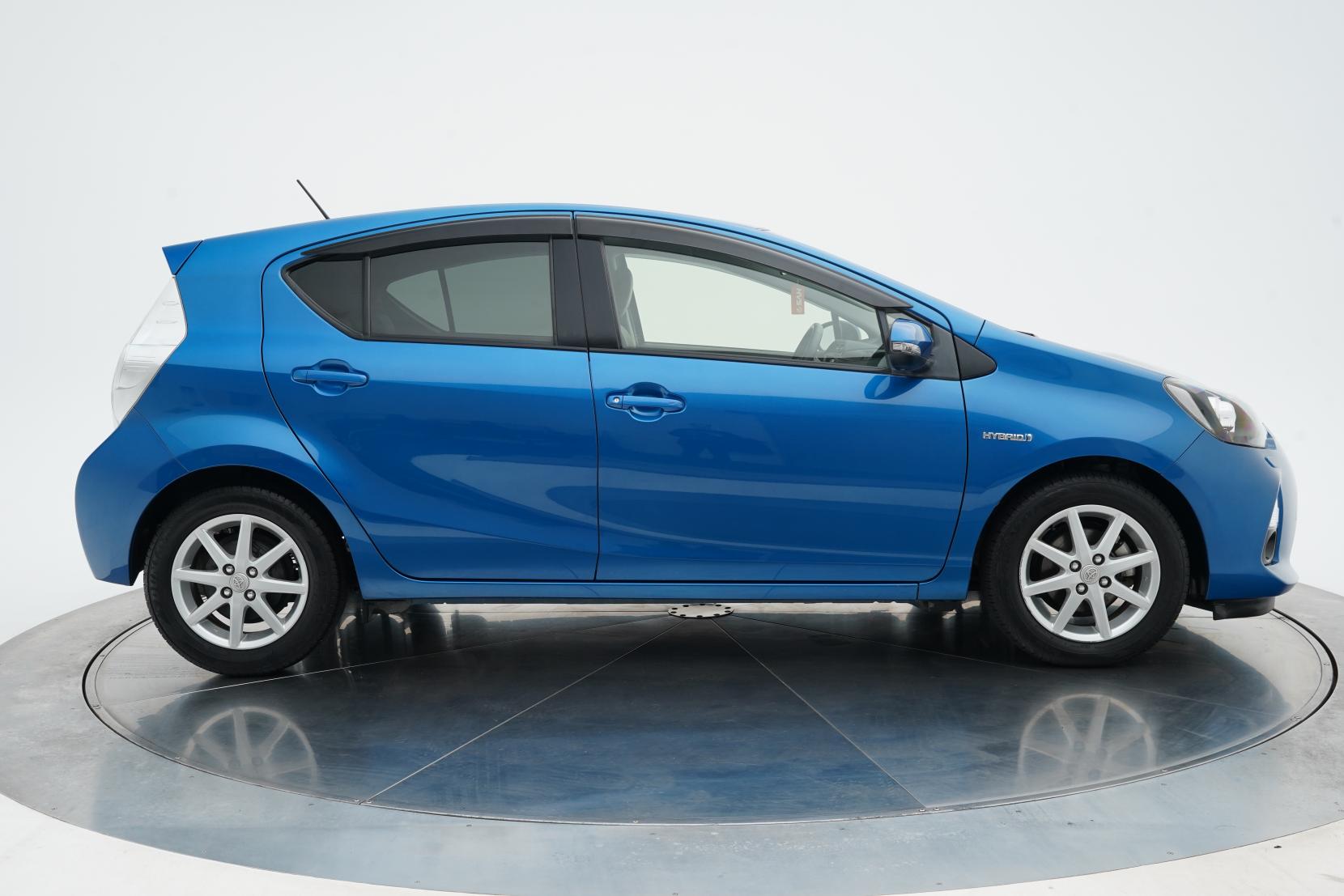 Toyota Aqua 1.5 G BLACK SOFT LEATHER SELECTION