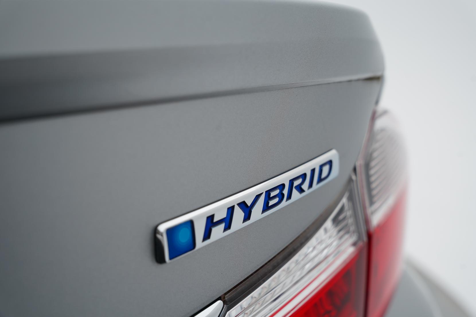 Honda Grace Hybrid DX