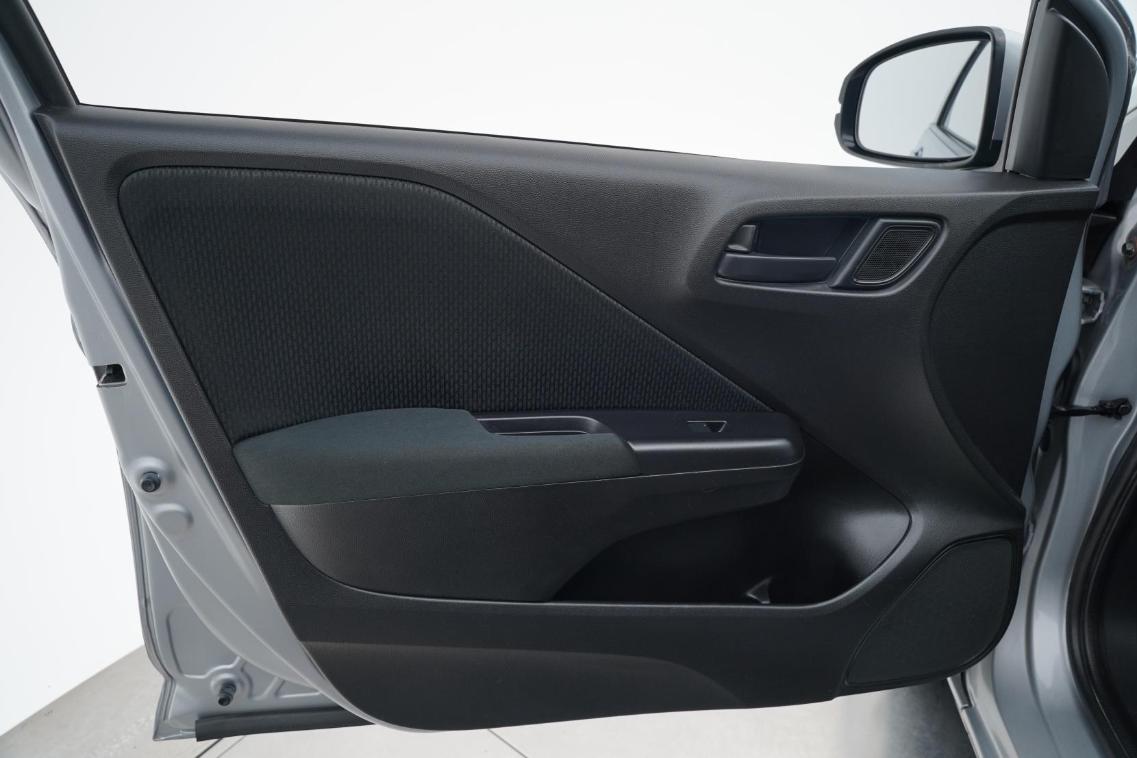 Honda Grace Hybrid DX