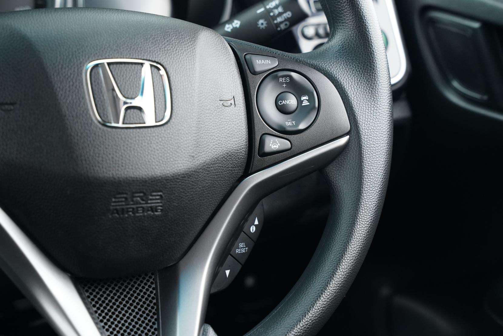 Honda Grace Hybrid DX