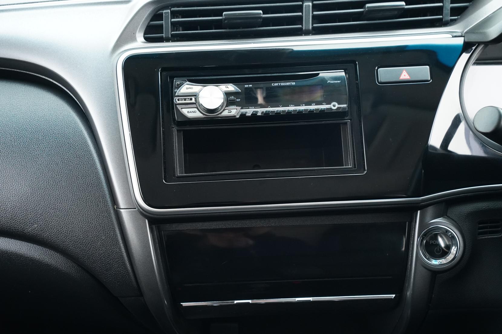 Honda Grace Hybrid DX