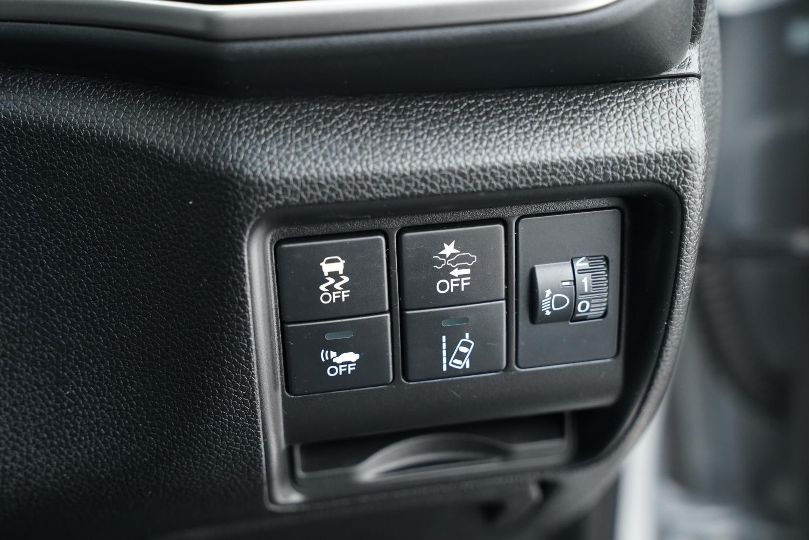 Honda Grace Hybrid DX