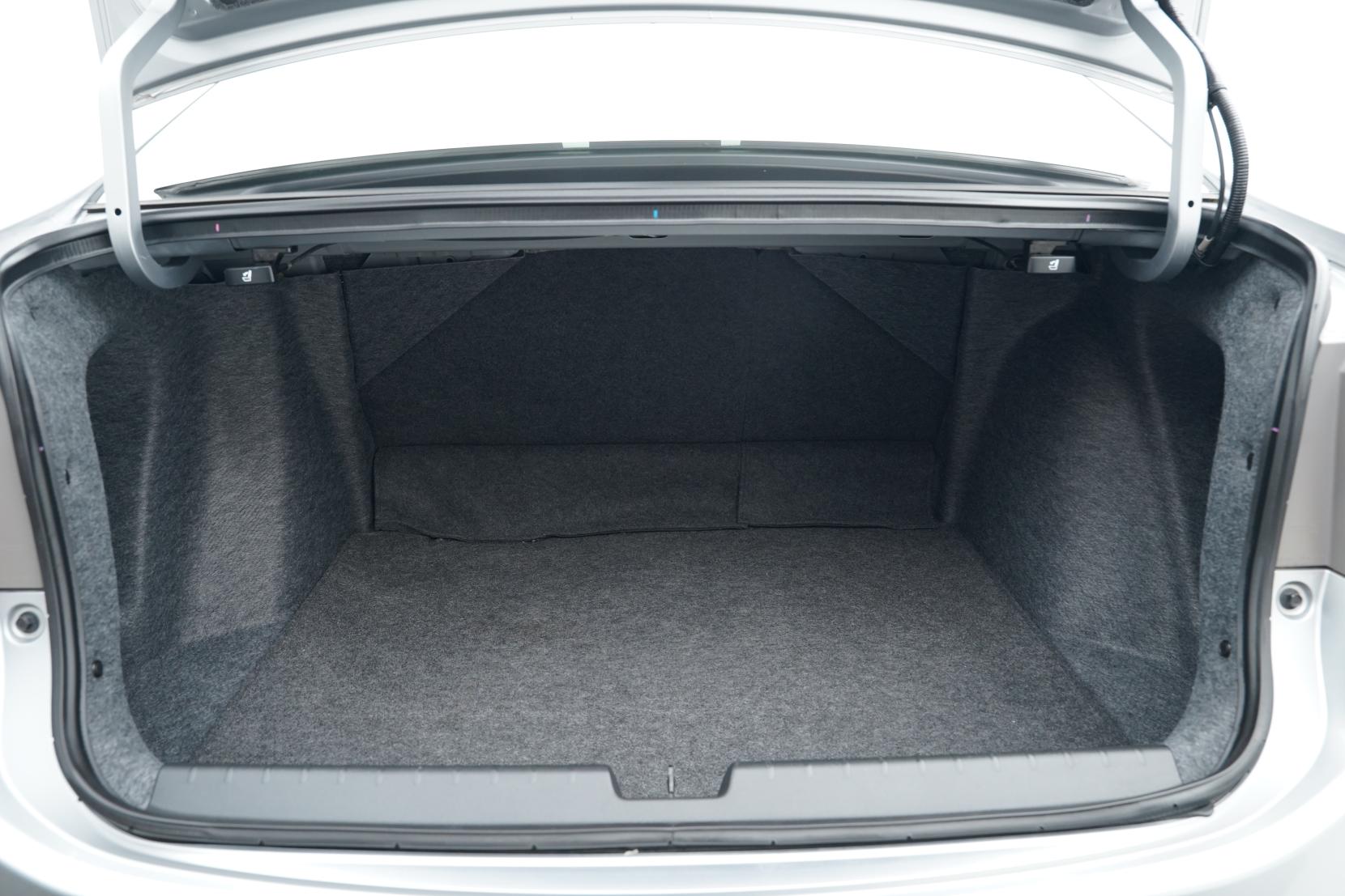 Honda Grace Hybrid DX