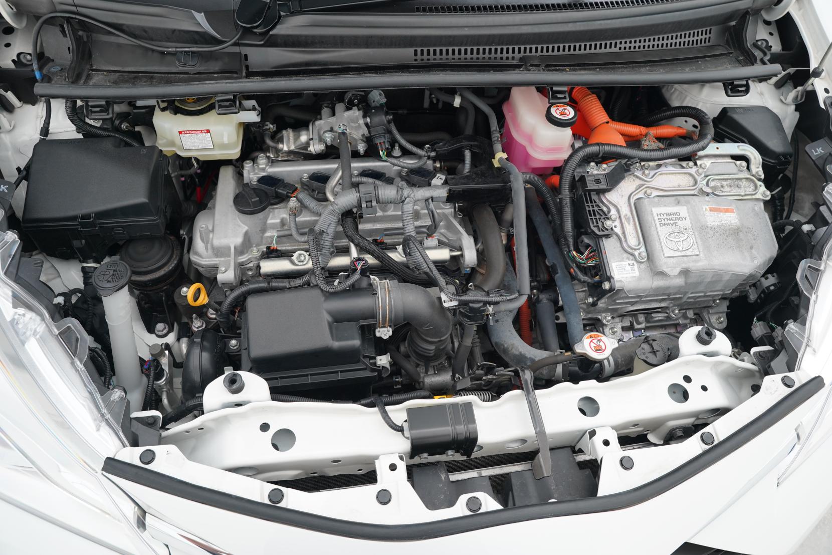 Toyota Vitz 1.5 Hybrid F