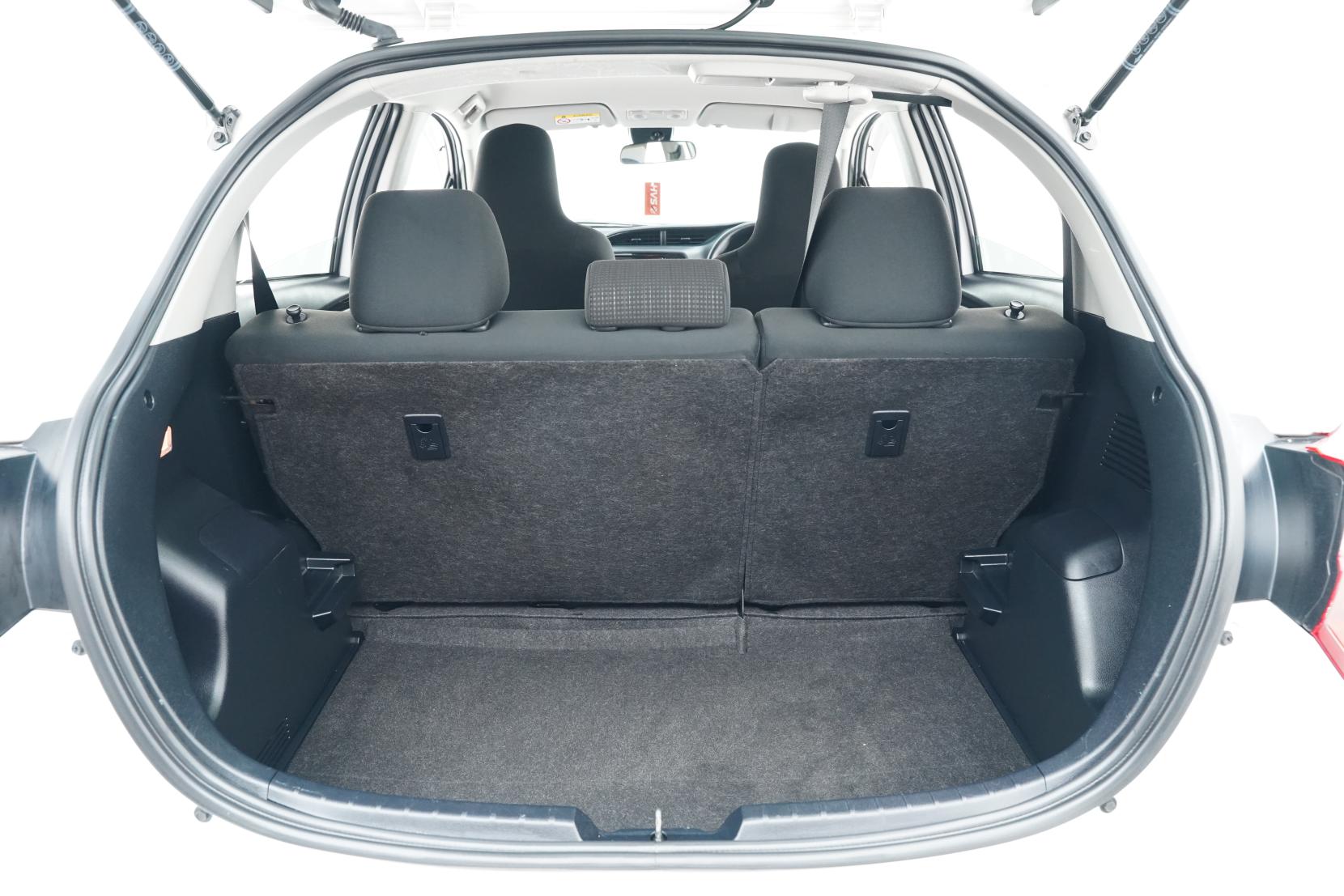 Toyota Vitz 1.5 Hybrid F