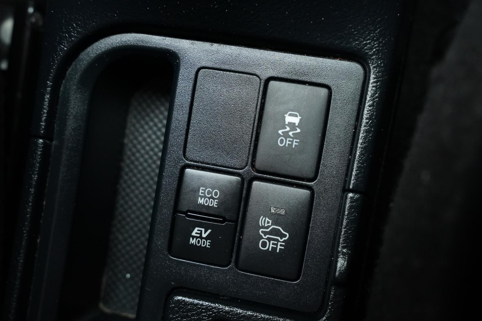 Toyota Vitz 1.5 Hybrid F
