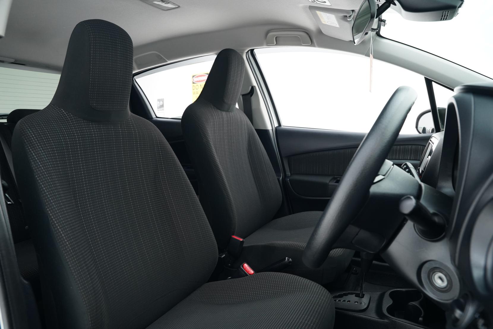 Toyota Vitz 1.5 Hybrid F
