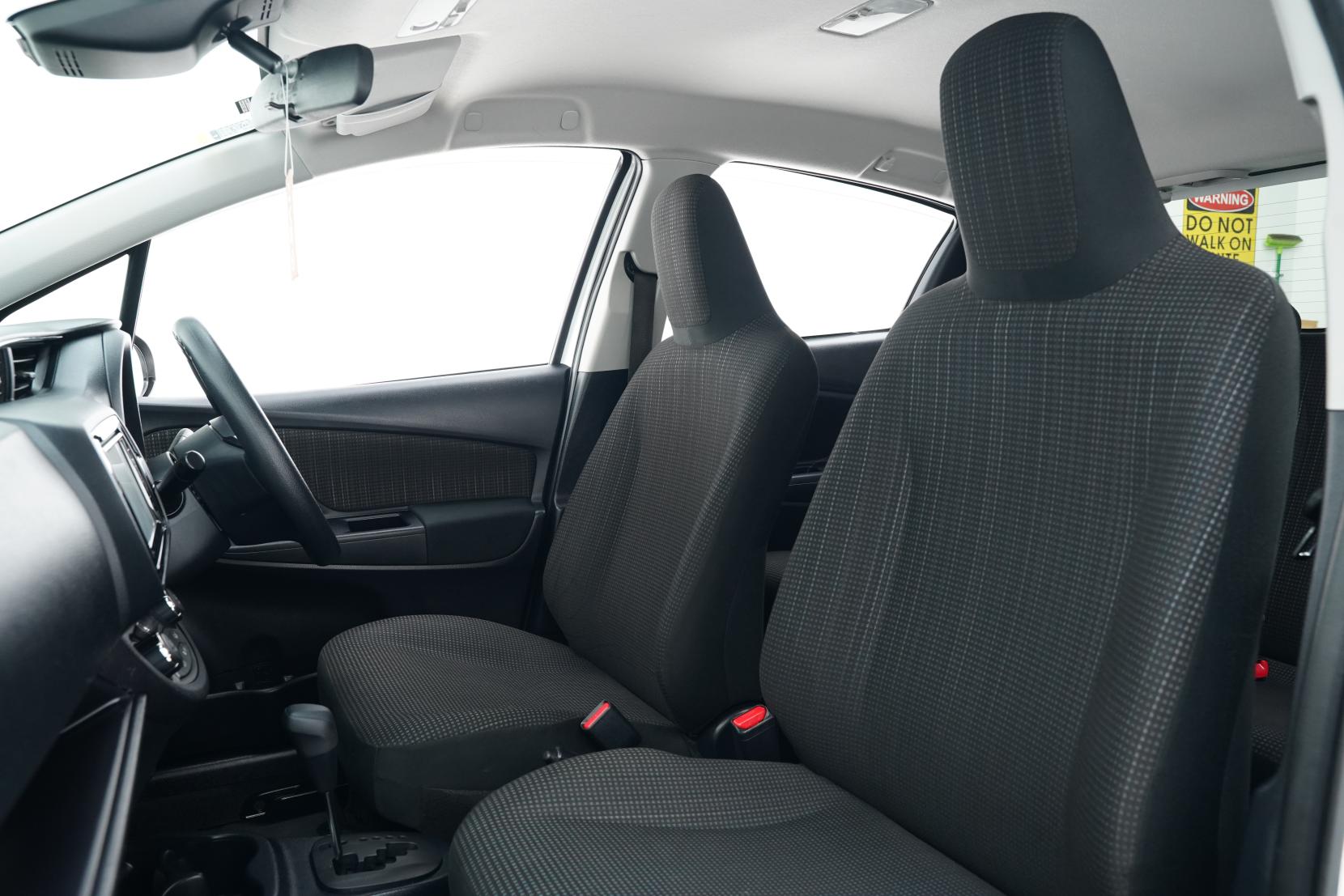 Toyota Vitz 1.5 Hybrid F