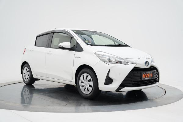 Toyota Vitz 1.5 Hybrid F