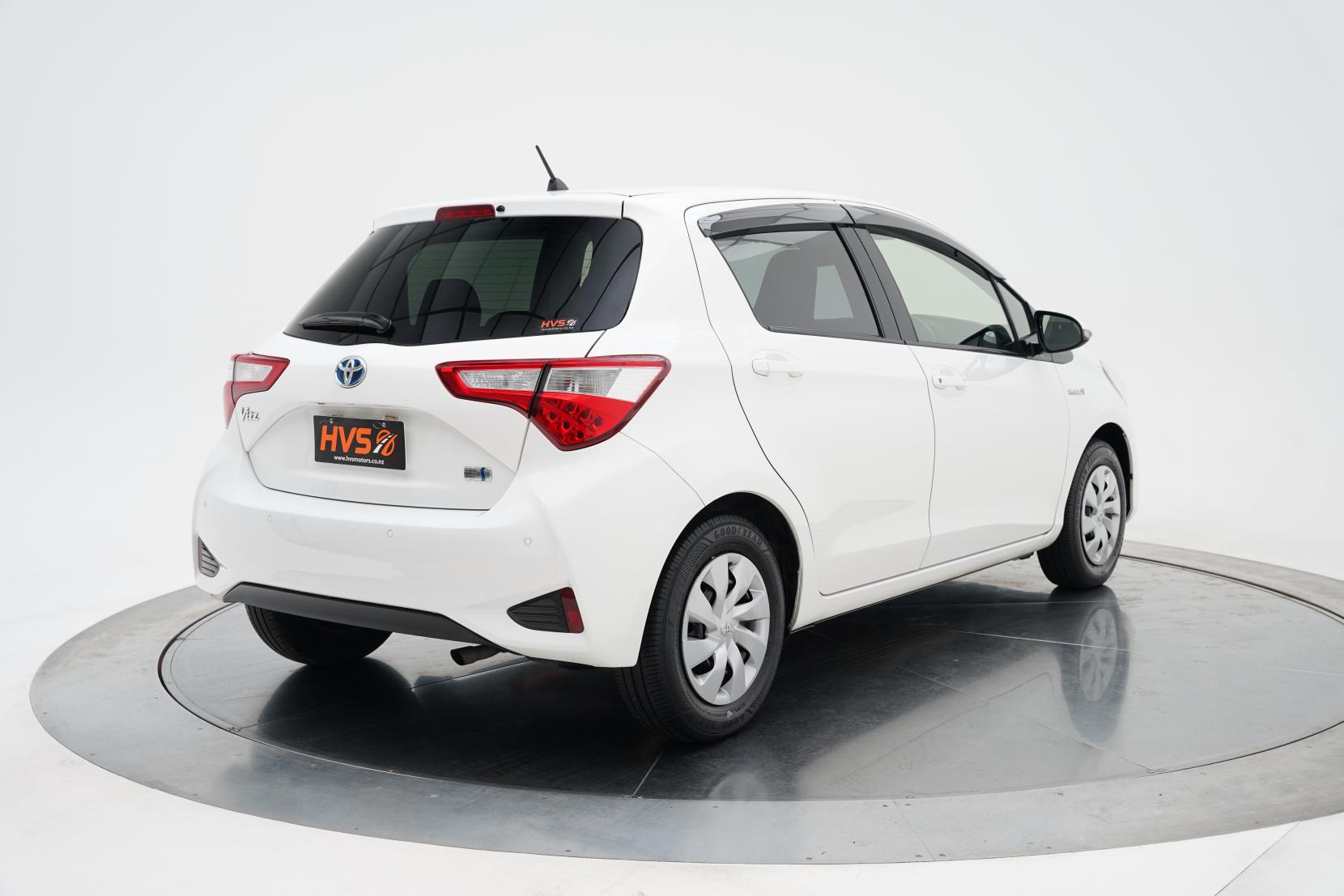 Toyota Vitz 1.5 Hybrid F