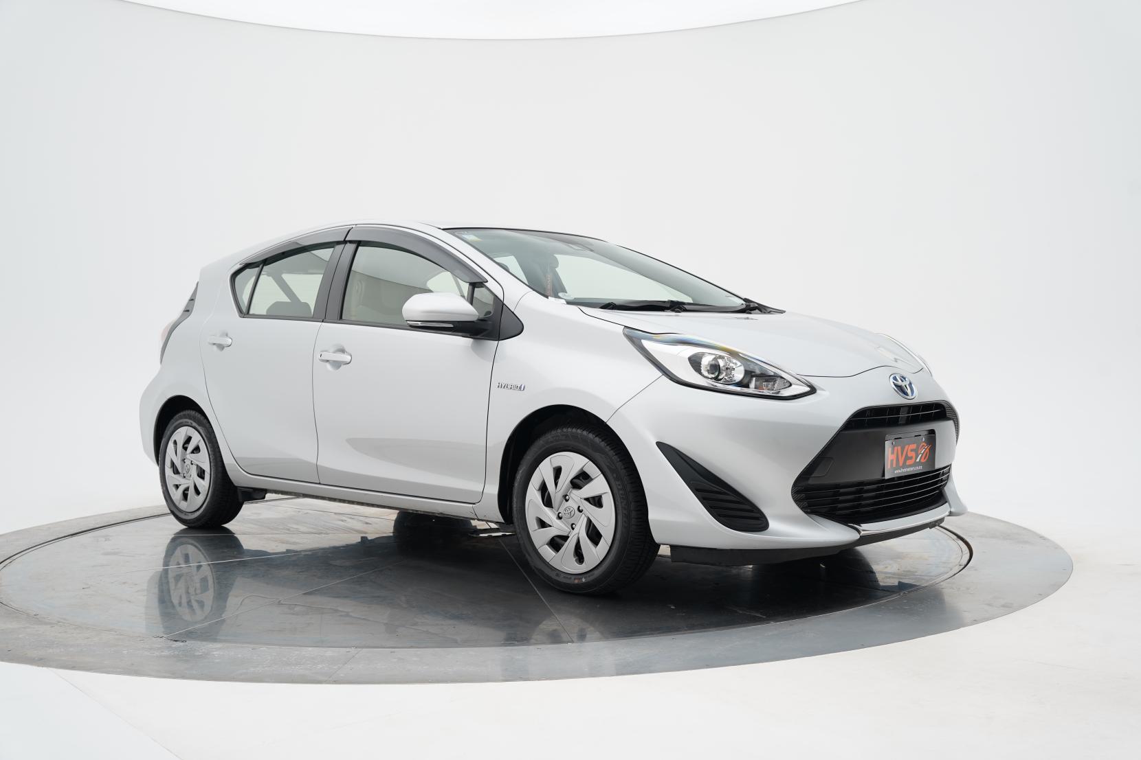 Toyota Aqua Hybrid L