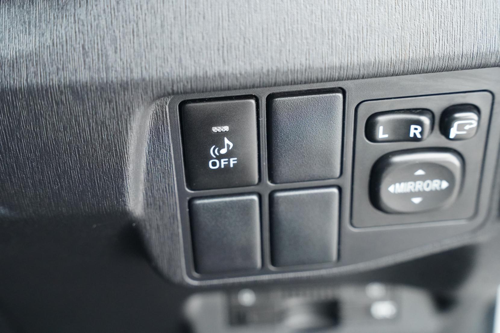 Toyota Prius 1.8 Hybrid S