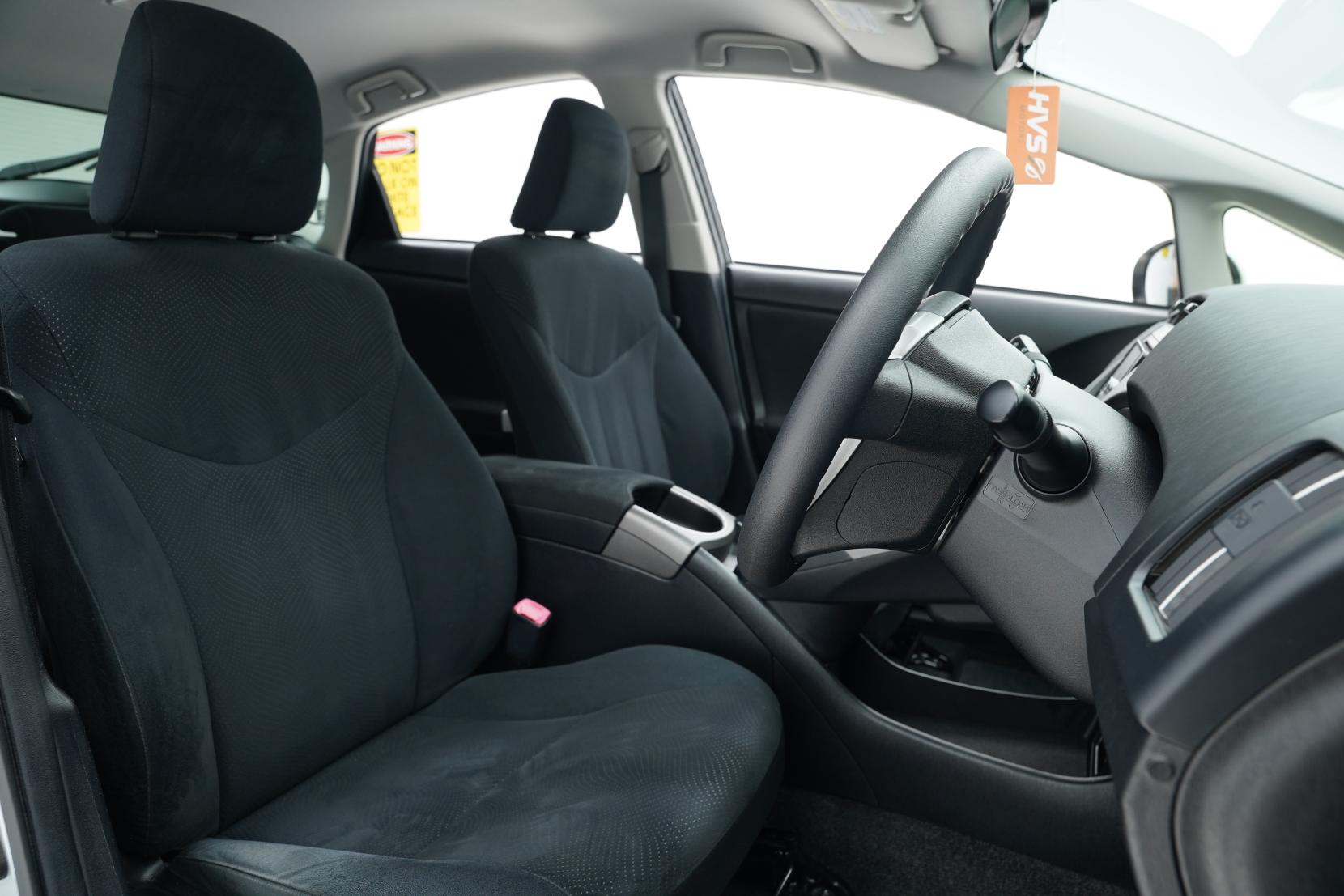 Toyota Prius 1.8 Hybrid S