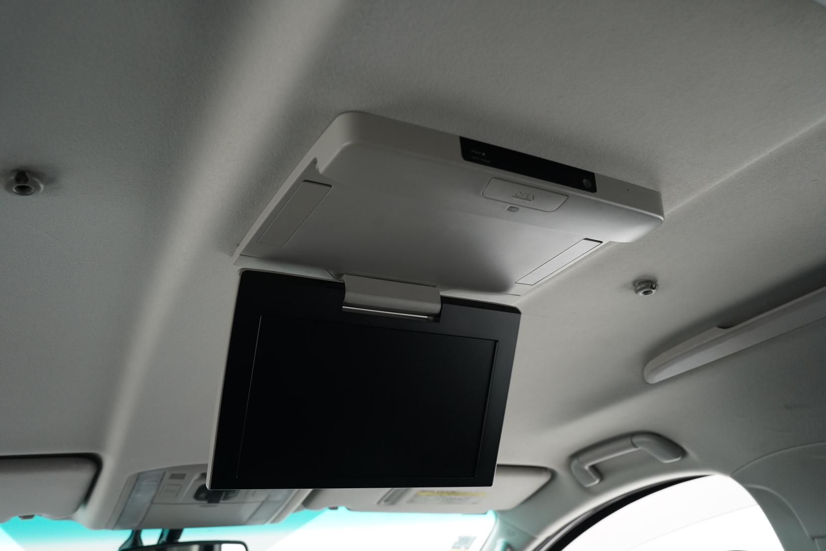 Toyota Alphard 2.4 Hybrid 4WD 7 Seats